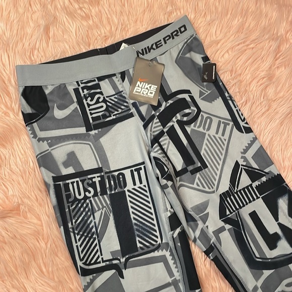 NWT Nike Pro Compression Gray Black Bottoms Cropped Graphic Leggings Medium - Picture 3 of 8